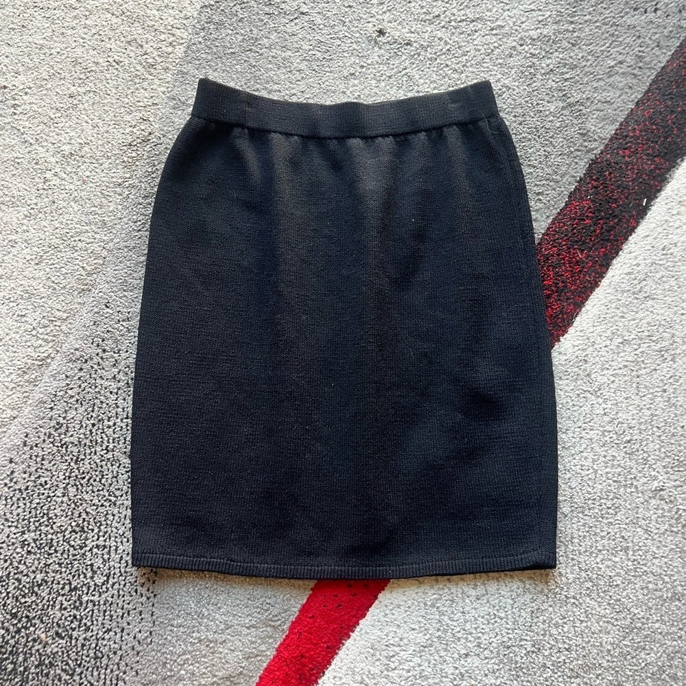 St. John Basics Black Santana Knit Stretchy Waist Pencil Skirt